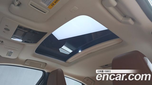 Lexus UX 2019 — photo 25