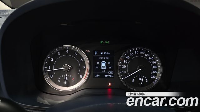 Hyundai Venue 2022 — photo 8