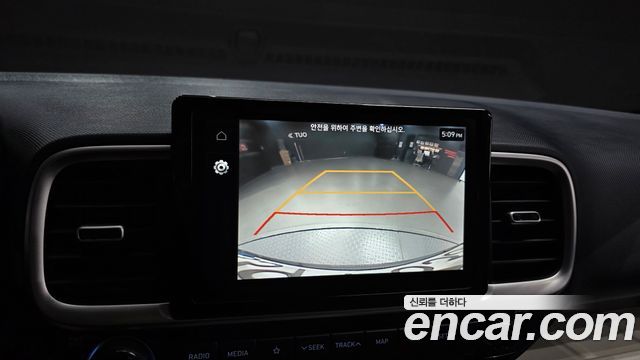 Hyundai Venue 2022 — photo 15