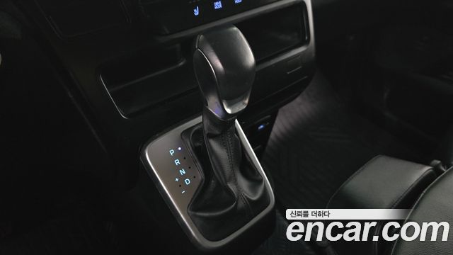 Hyundai Staria 2022 — photo 12