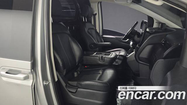 Hyundai Staria 2022 — photo 17