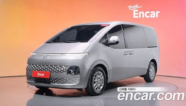 Hyundai Staria 2022 — photo 1