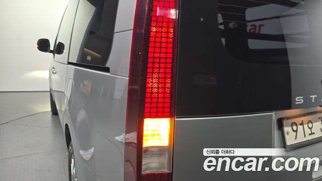 Hyundai Staria 2022 — photo 9