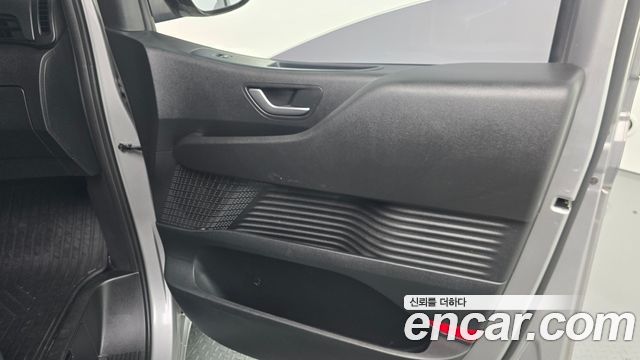 Hyundai Staria 2022 — photo 15
