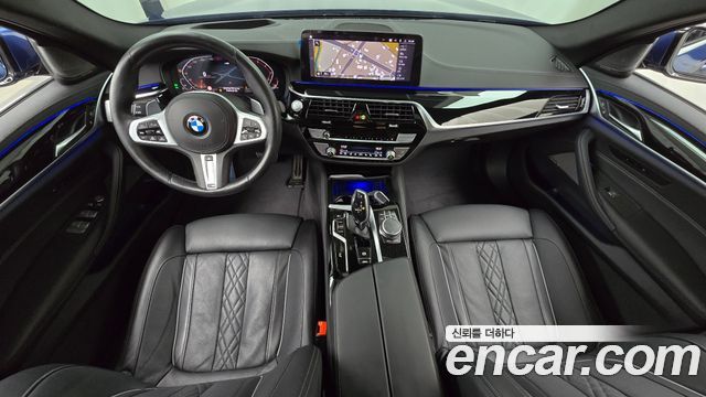 BMW 5-Series 2021 — photo 10
