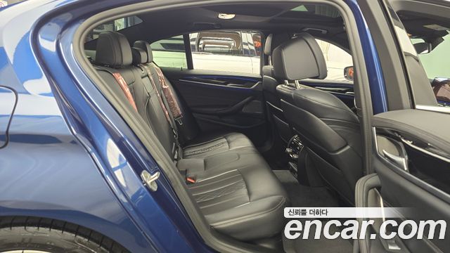 BMW 5-Series 2021 — photo 17