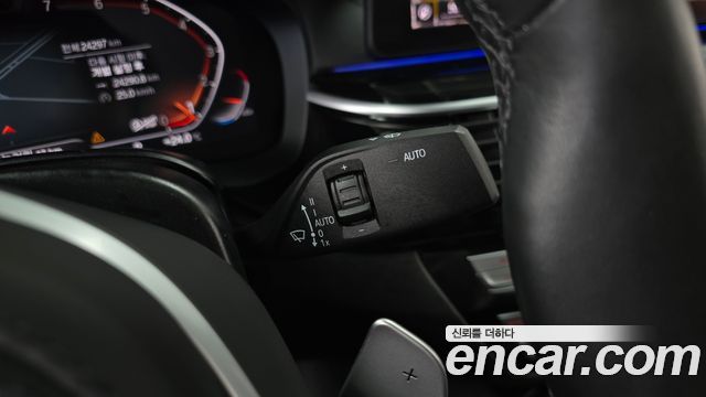 BMW 5-Series 2021 — photo 27