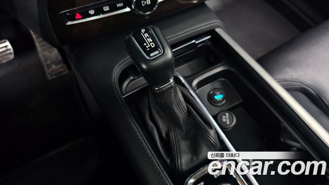 Volvo XC90 2017 — photo 9
