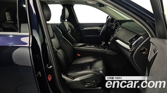 Volvo XC90 2017 — photo 11