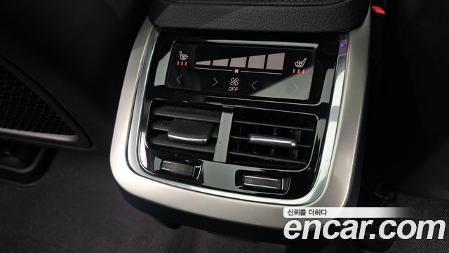 Volvo XC90 2017 — photo 19