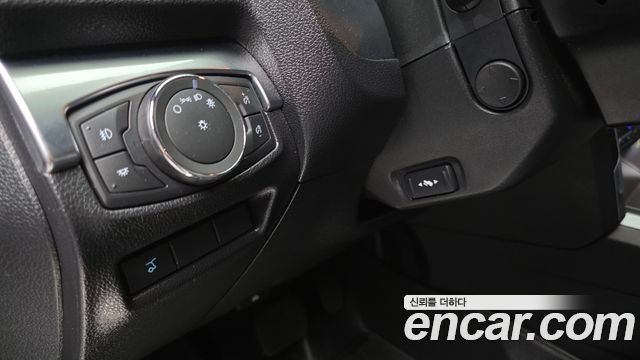 Ford Explorer 2017 — photo 17