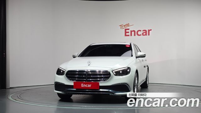 Mercedes-Benz E-Class 2022 — photo 3