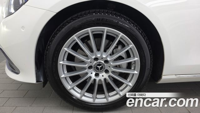 Mercedes-Benz E-Class 2022 — photo 5