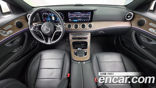 Mercedes-Benz E-Class 2022 — photo 7