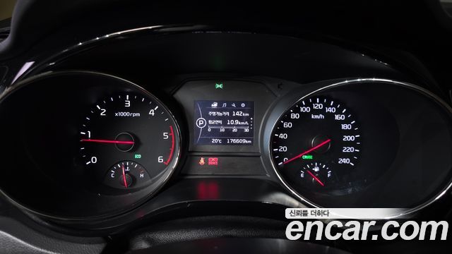 Kia Canival 2016 — photo 8