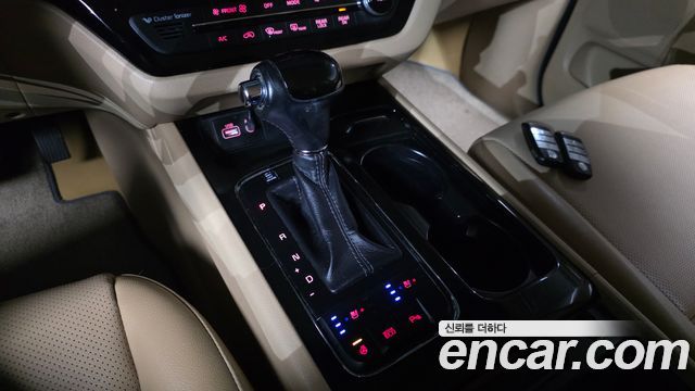Kia Canival 2016 — photo 9