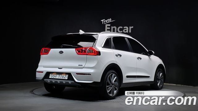 Kia Niro 2017 — photo 2