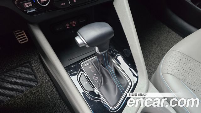 Kia Niro 2017 — photo 12
