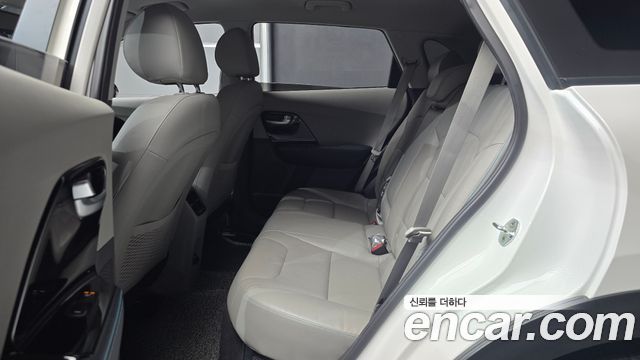 Kia Niro 2017 — photo 18