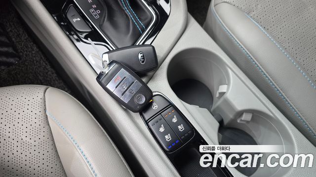 Kia Niro 2017 — photo 24