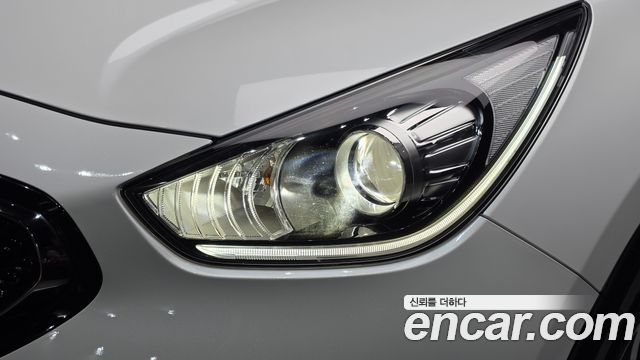 Kia Niro 2017 — photo 8