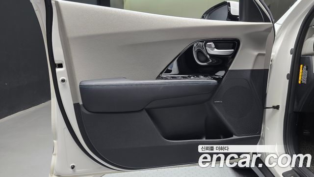 Kia Niro 2017 — photo 14