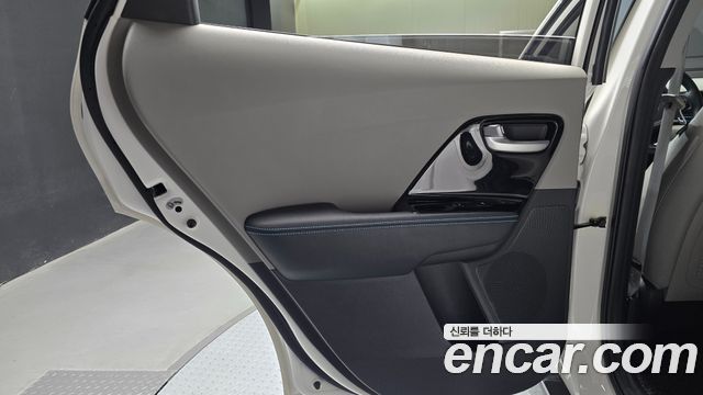 Kia Niro 2017 — photo 15