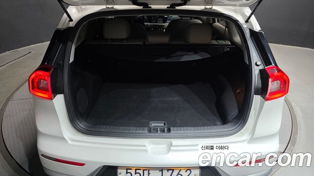 Kia Niro 2017 — photo 32