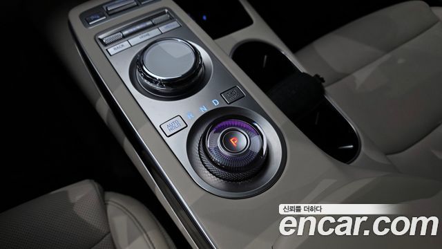 Genesis GV70 2021 — photo 12