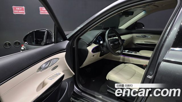Genesis GV70 2021 — photo 13