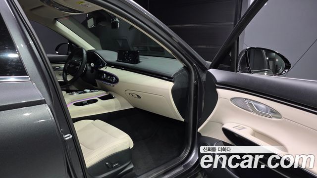 Genesis GV70 2021 — photo 17