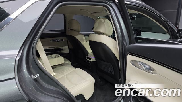 Genesis GV70 2021 — photo 18