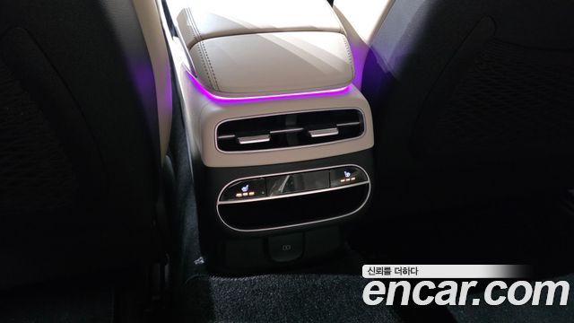 Genesis GV70 2021 — photo 25