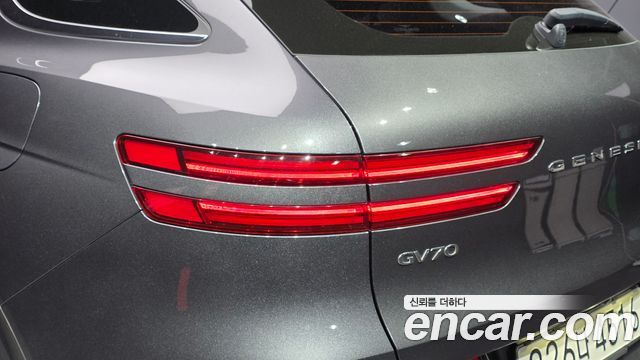 Genesis GV70 2021 — photo 9