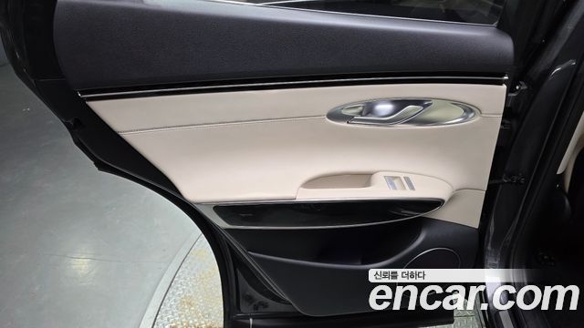 Genesis GV70 2021 — photo 15