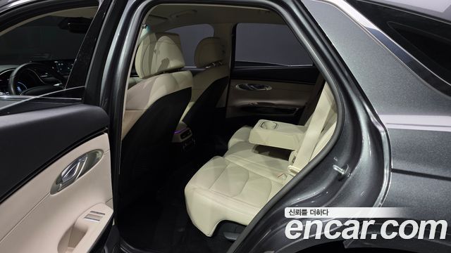 Genesis GV70 2021 — photo 16