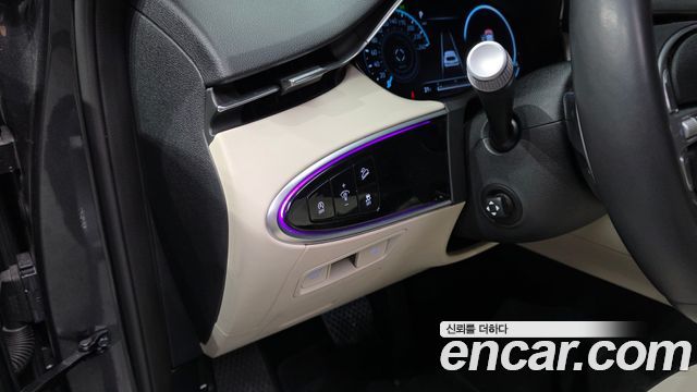 Genesis GV70 2021 — photo 27