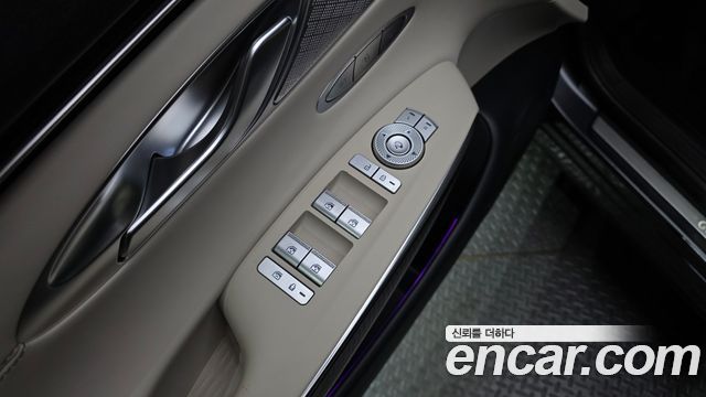 Genesis GV70 2021 — photo 29