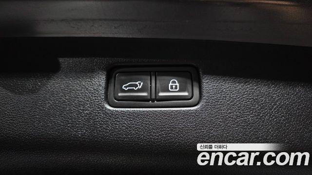 Genesis GV70 2021 — photo 31