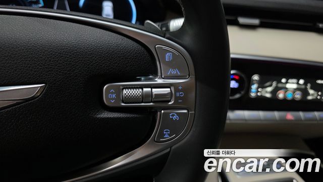 Genesis GV70 2021 — photo 32