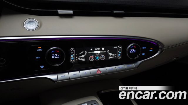 Genesis GV70 2021 — photo 34