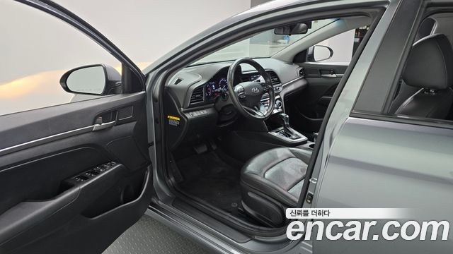 Hyundai AVANTE 2019 — photo 10