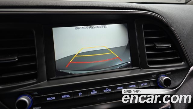 Hyundai AVANTE 2019 — photo 13