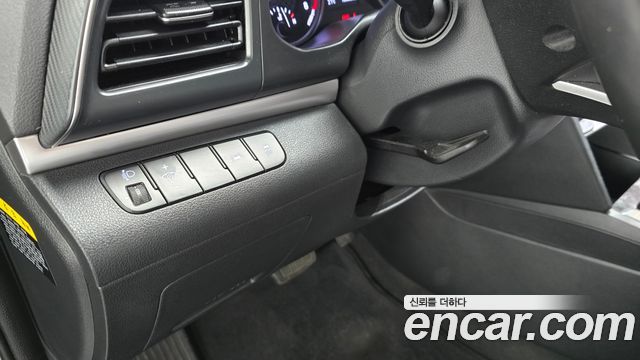 Hyundai AVANTE 2019 — photo 17