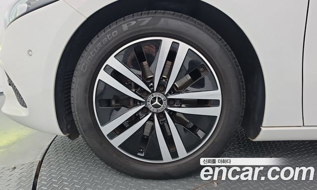 Mercedes-Benz A-Class 2021 — photo 5