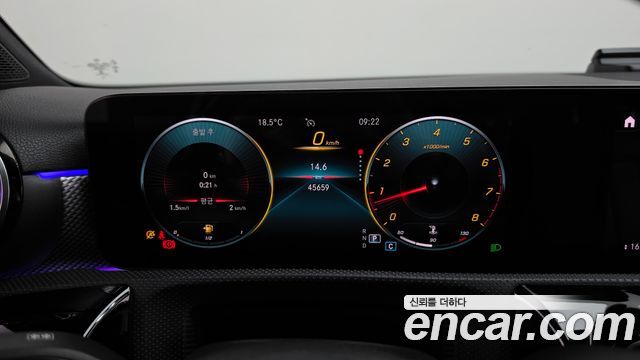 Mercedes-Benz A-Class 2021 — photo 11