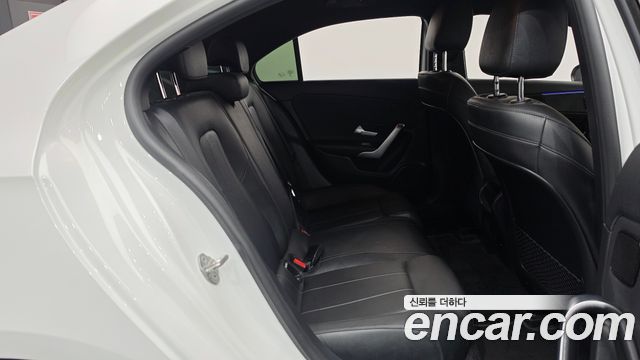 Mercedes-Benz A-Class 2021 — photo 17