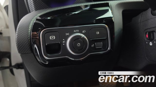 Mercedes-Benz A-Class 2021 — photo 28