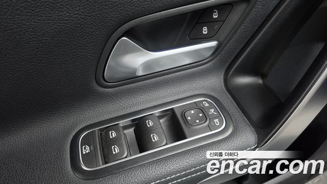 Mercedes-Benz A-Class 2021 — photo 30