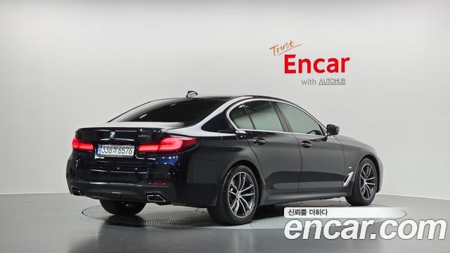 BMW 5-Series 2023 — photo 2